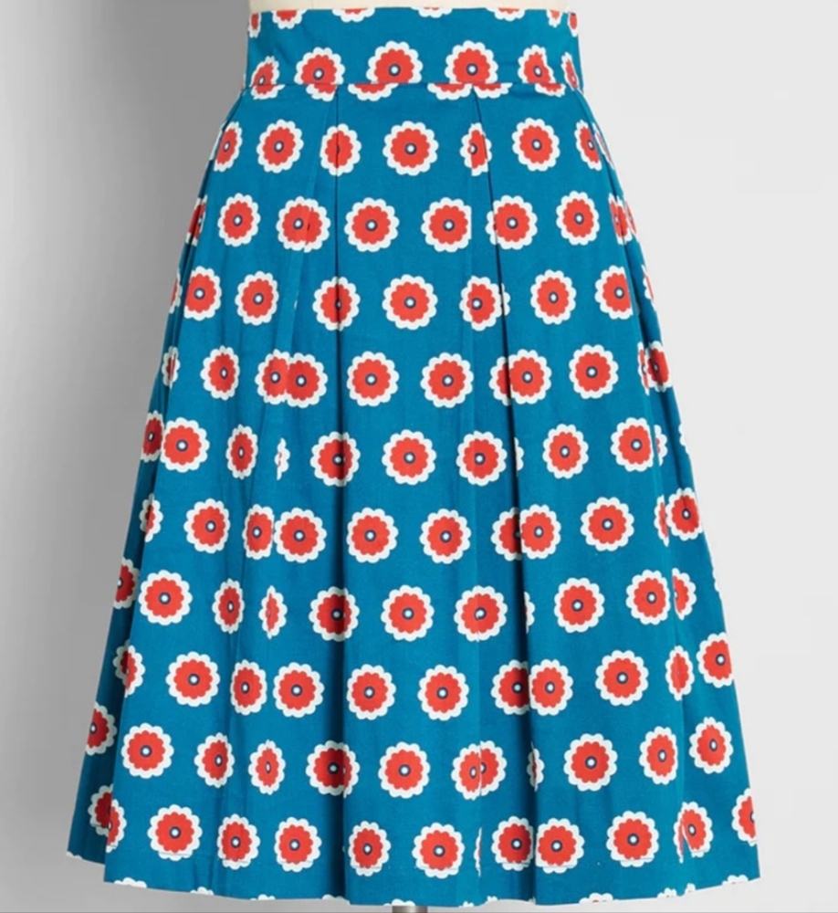 NWT Circus by Sam Edelman Path of Daisies A- Line Pleated Skirt Size UK8 (small)